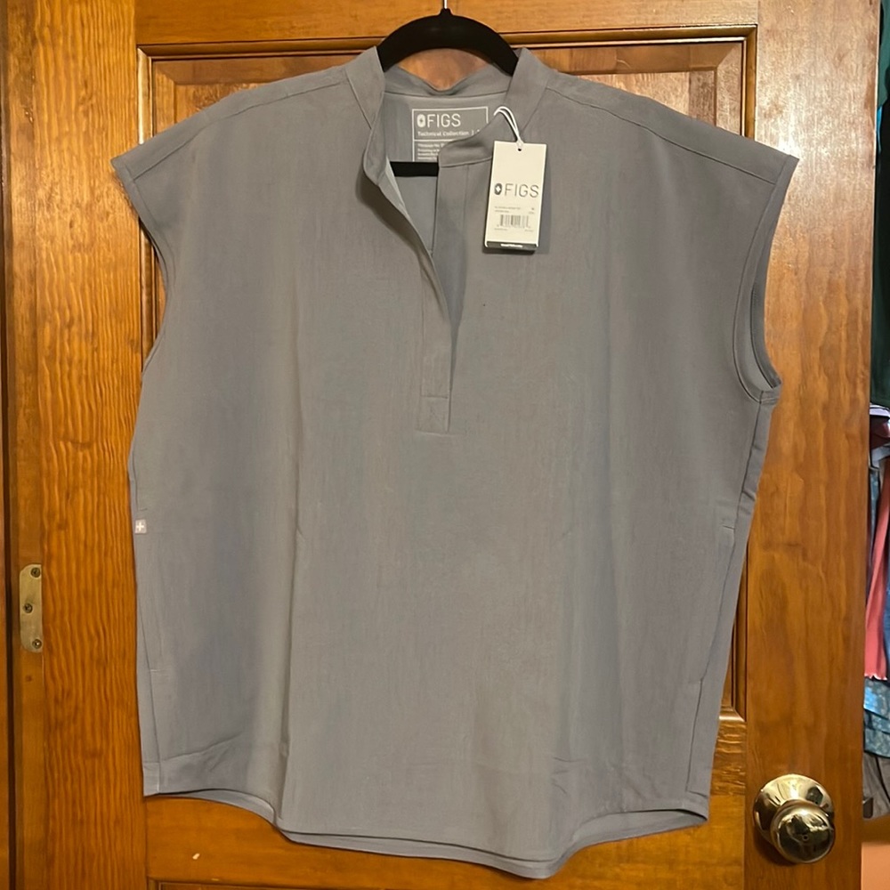 Brand new figs dark spay grey top